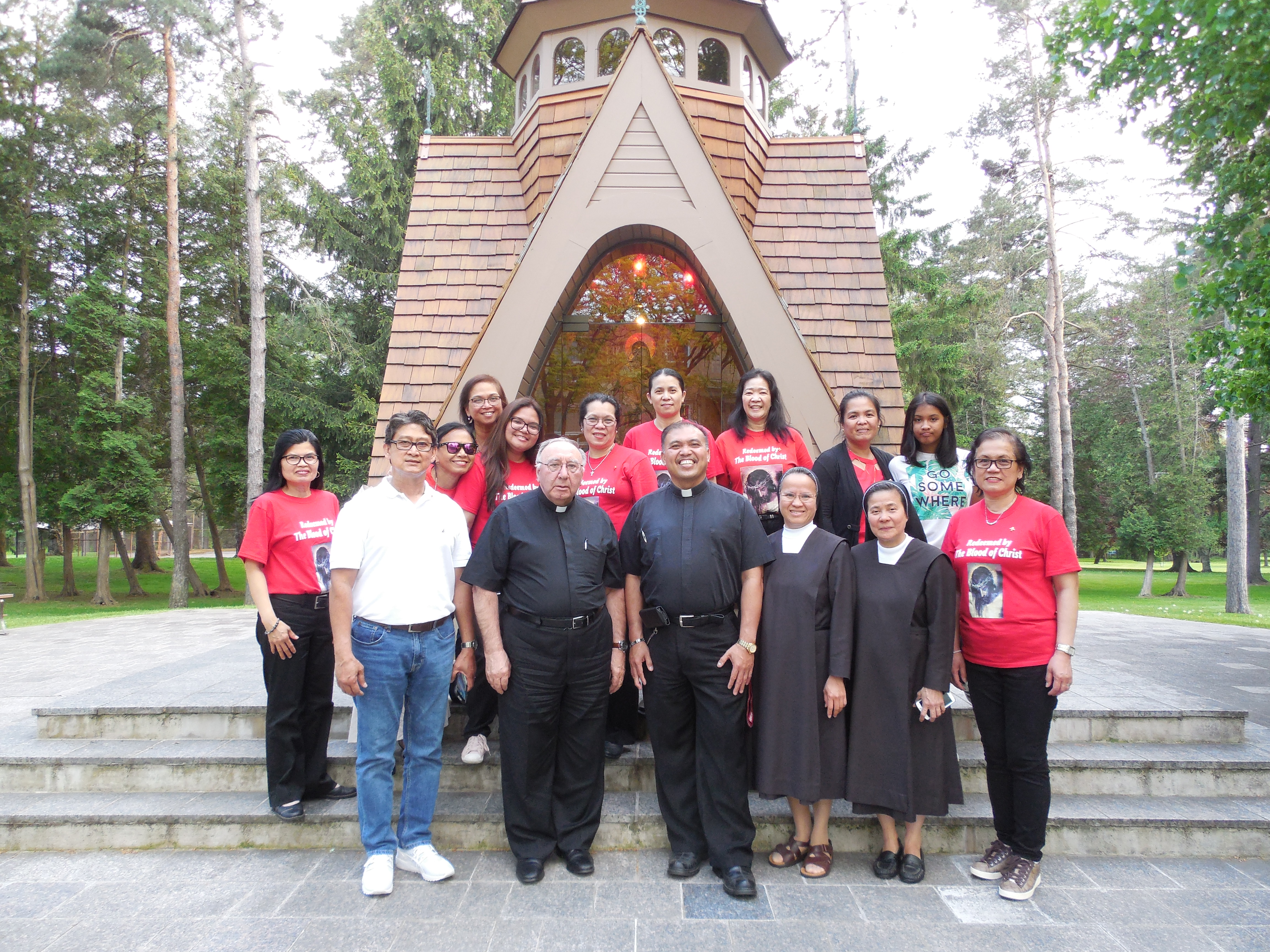 Fr. Peter, Fr. Alarey, Sr. Theresa, Sr. Maria & some members of the USC Prayer Group