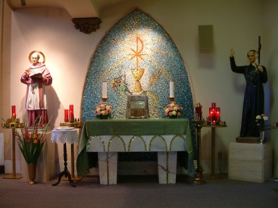 St. Alphonsus Church, Side Altar of the Tabernacle.jpg